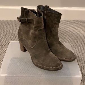 Alberto Fermani suede Italian boots